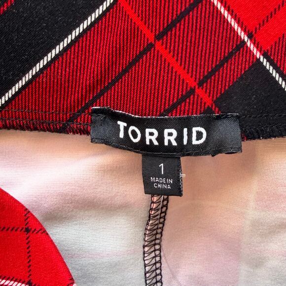 Torrid Skirt Red and Black Plaid Size 1X - Picture 3 of 11